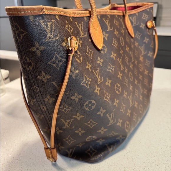 Louis Vuitton Neverfull MM Monogram Red Interior! - Picture 5 of 15